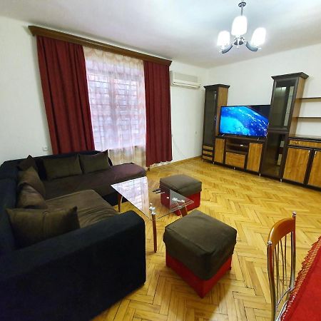 Cozy Apartment Near Opera House Erivan Exterior foto
