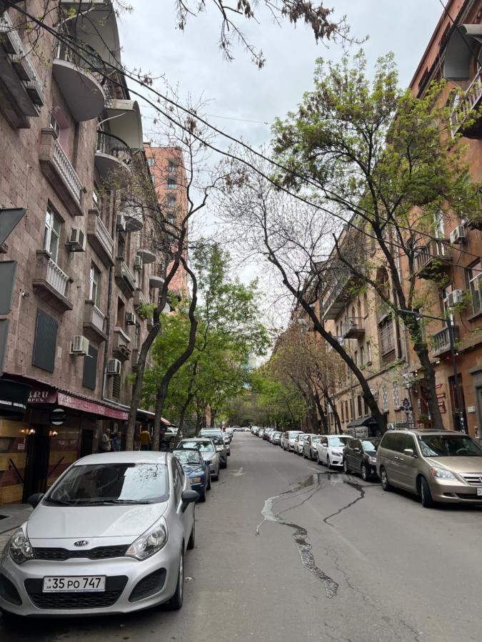 Cozy Apartment Near Opera House Erivan Exterior foto