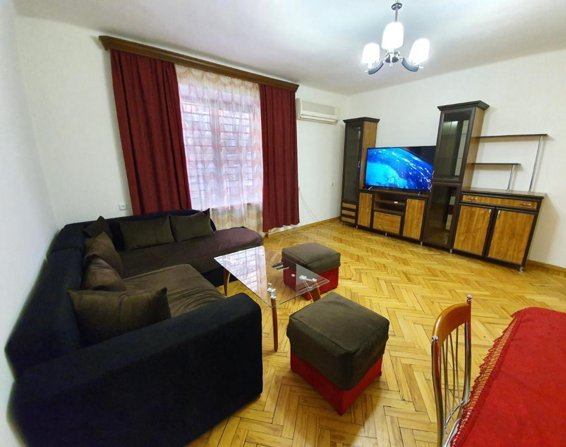 Cozy Apartment Near Opera House Erivan Exterior foto